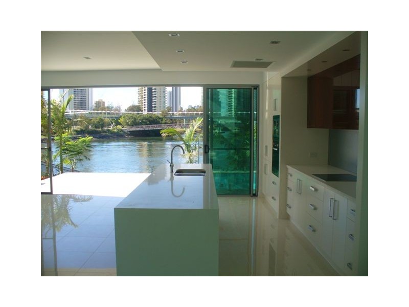 25 Miami Key, Broadbeach Waters QLD 4218