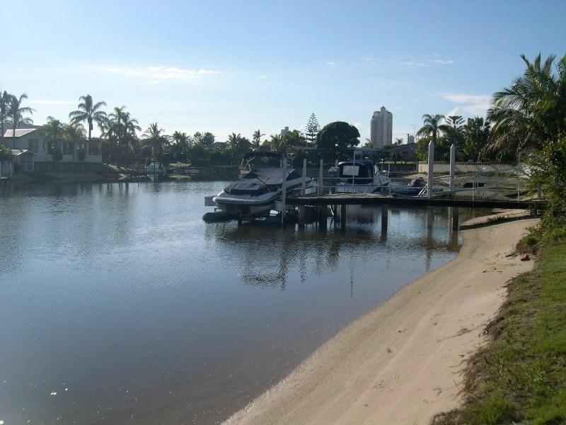 89 T E Peters Drive, Broadbeach Waters QLD 4218