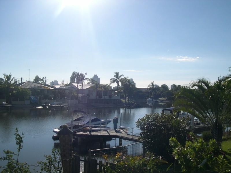 89 T E Peters Drive, Broadbeach Waters QLD 4218