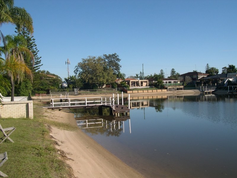 89 T E Peters Drive, Broadbeach Waters QLD 4218