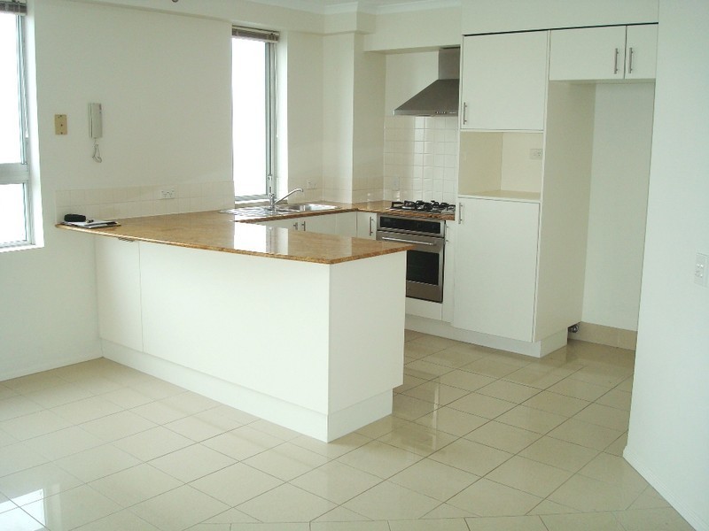 48/2894 Gold Coast Highway, Surfers Paradise QLD 4217