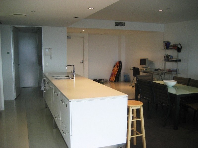 9 Hamilton Avenue, Surfers Paradise QLD 4217