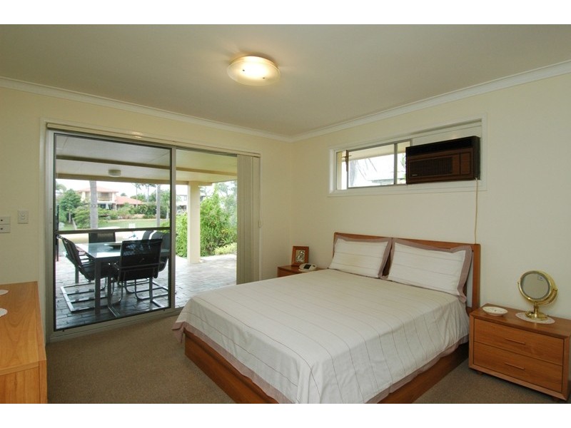 27 Rudd Street, Broadbeach Waters QLD 4218