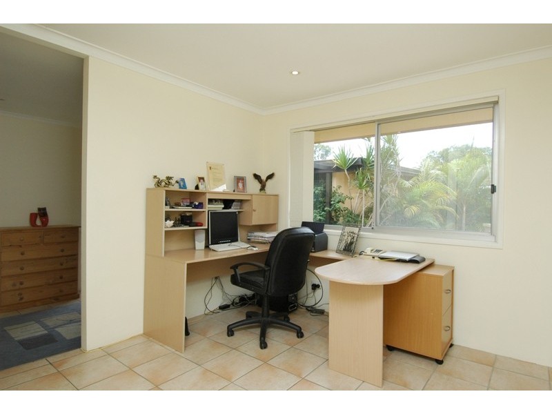 27 Rudd Street, Broadbeach Waters QLD 4218