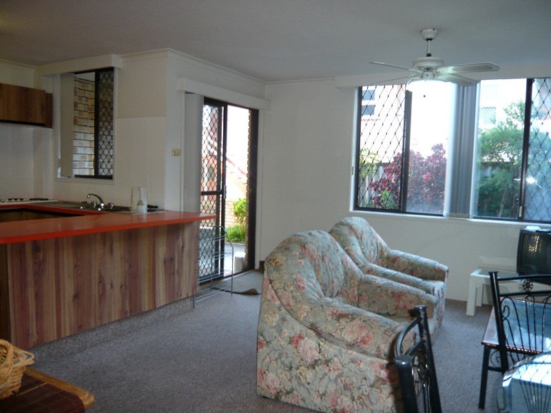 1/11 Jubilee Avenue, Broadbeach QLD 4218