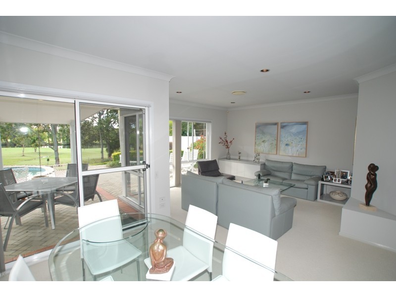 71 Santa Cruz Boulevard, Clear Island Waters QLD 4226