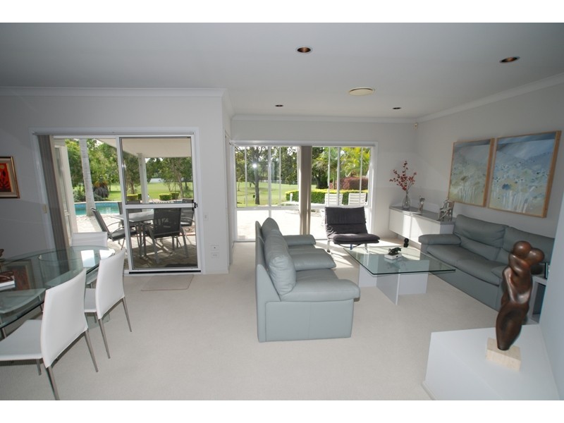 71 Santa Cruz Boulevard, Clear Island Waters QLD 4226