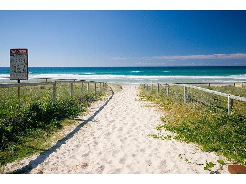 4 Schuster Avenue, Miami QLD 4220