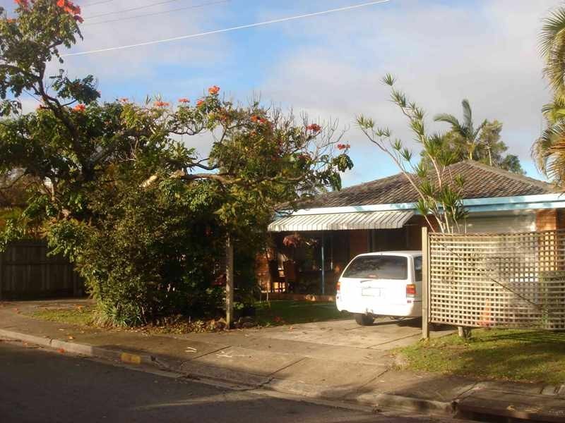 4 Schuster Avenue, Miami QLD 4220