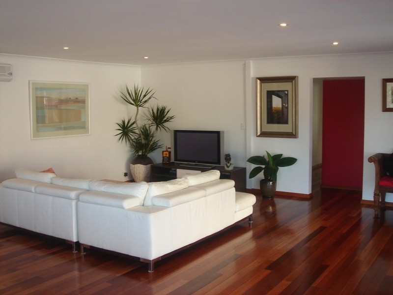 10 Pensacola Court, Broadbeach Waters QLD 4218