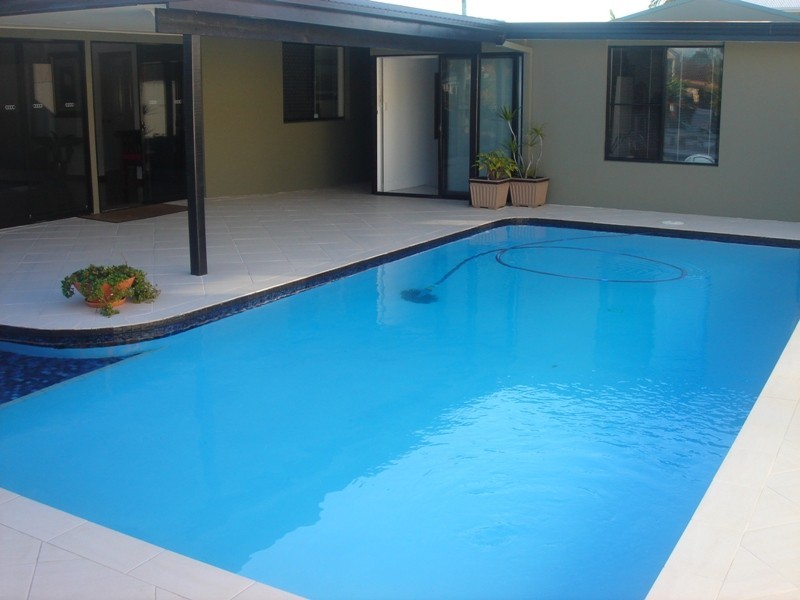 10 Pensacola Court, Broadbeach Waters QLD 4218