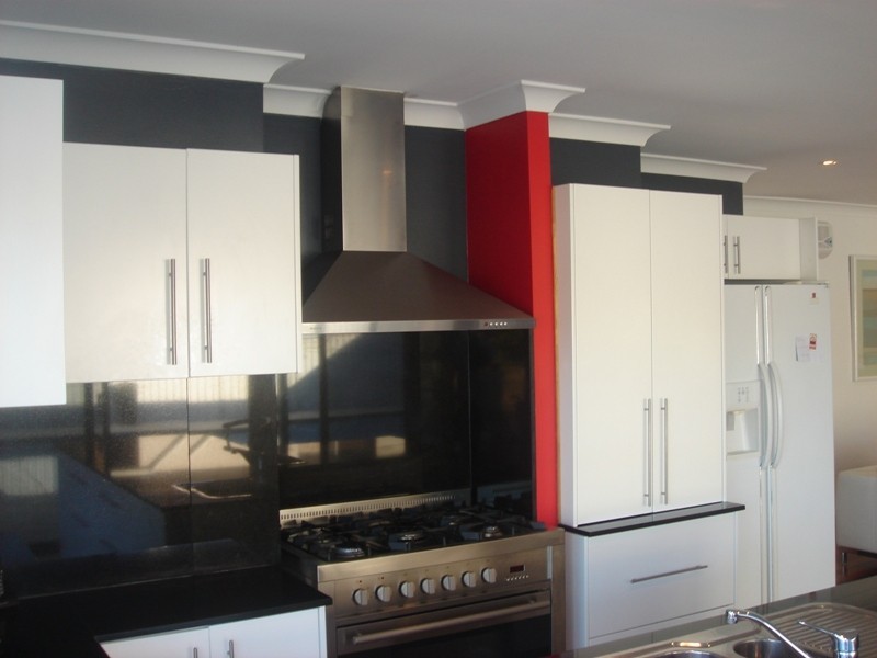 10 Pensacola Court, Broadbeach Waters QLD 4218