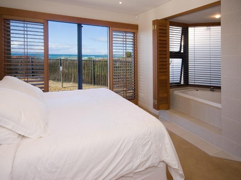 1 ‘Shoreline on the Beach’, 1285 Gold Coast Highway, Palm Beach QLD 4221