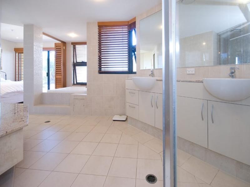 1 ‘Shoreline on the Beach’, 1285 Gold Coast Highway, Palm Beach QLD 4221