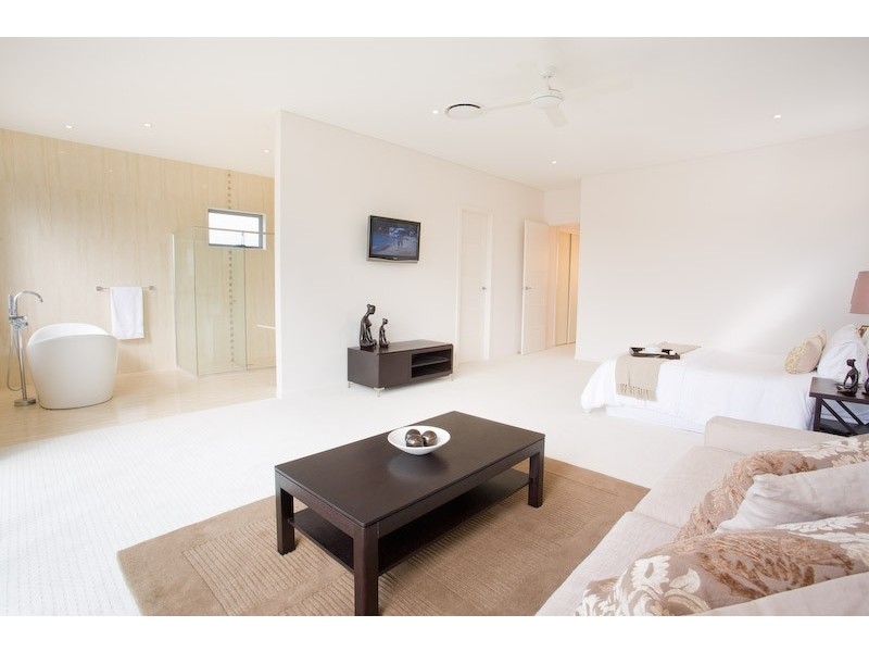 25 Alfred Street, Mermaid Beach QLD 4218