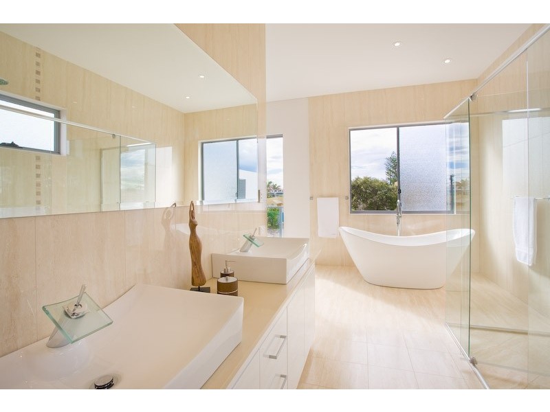 25 Alfred Street, Mermaid Beach QLD 4218