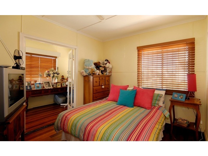 74 Hedges Avenue, Mermaid Beach QLD 4218
