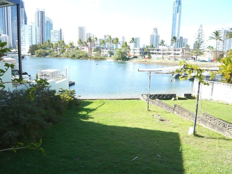 25 Sunrise Boulevard, Surfers Paradise QLD 4217