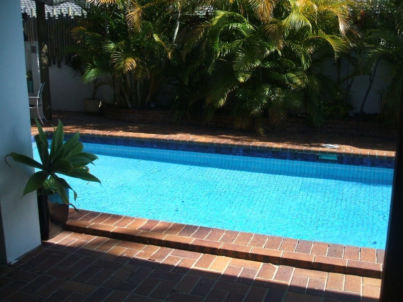 341 Monaco Street, Broadbeach Waters QLD 4218