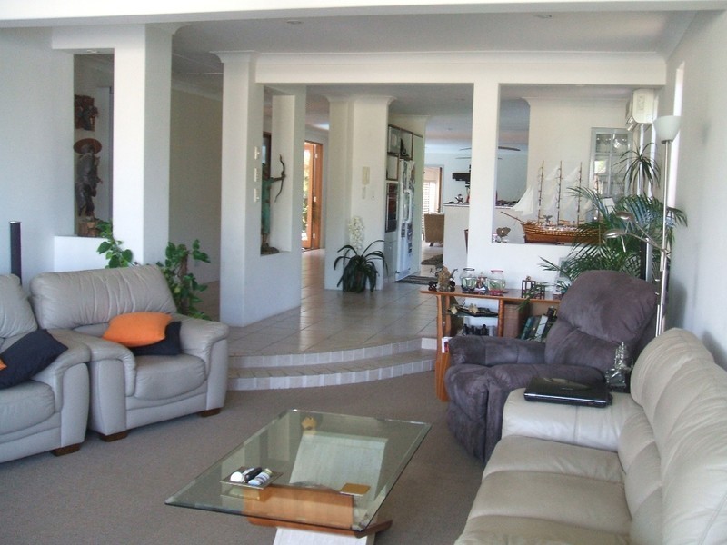 341 Monaco Street, Broadbeach Waters QLD 4218