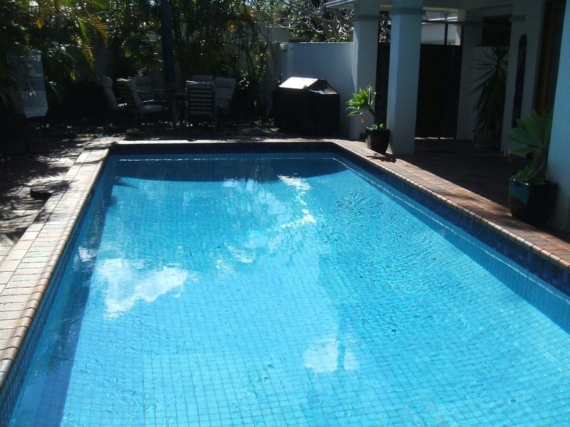 341 Monaco Street, Broadbeach Waters QLD 4218