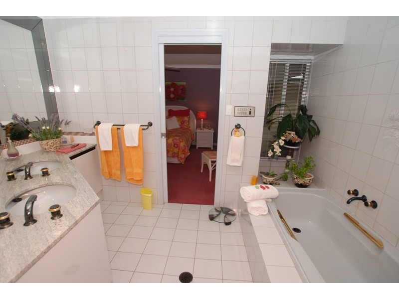 55 Fairway Drive, Clear Island Waters QLD 4226