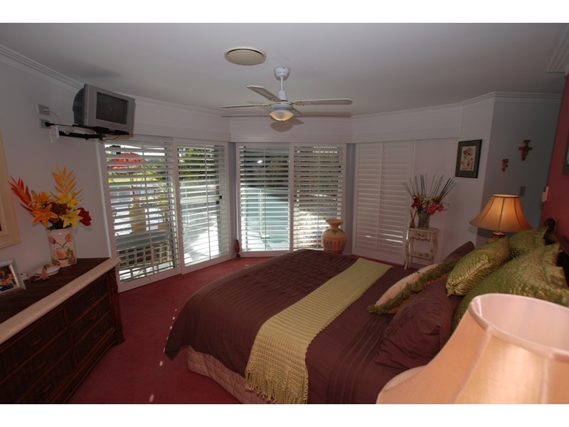 55 Fairway Drive, Clear Island Waters QLD 4226