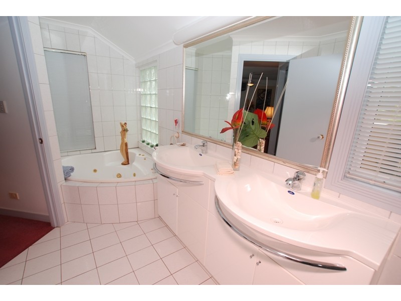 55 Fairway Drive, Clear Island Waters QLD 4226