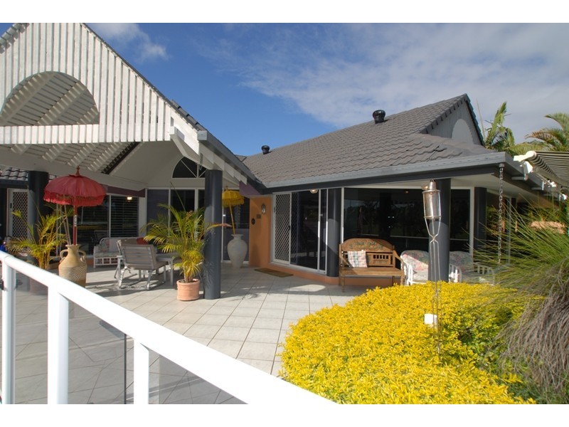 55 Fairway Drive, Clear Island Waters QLD 4226