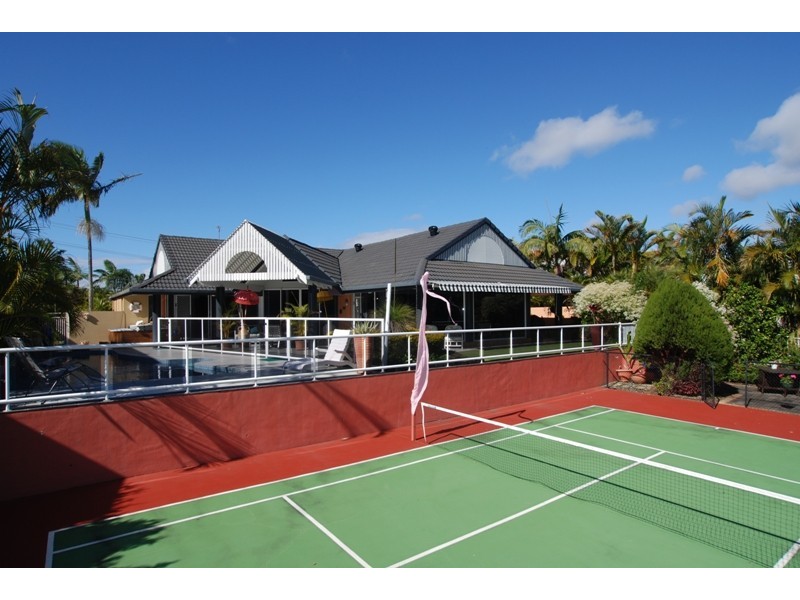 55 Fairway Drive, Clear Island Waters QLD 4226