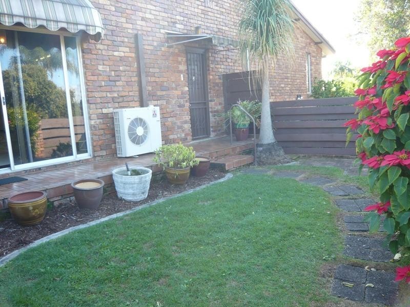 2/107 Sunshine Boulevard, Mermaid Waters QLD 4218