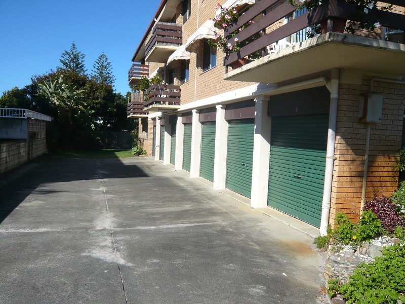 16 Thirteenth Avenue, Palm Beach QLD 4221