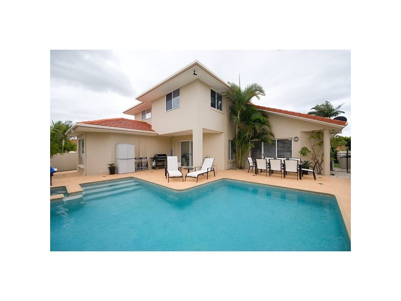 14 Cessnock Close, Mermaid Waters QLD 4218