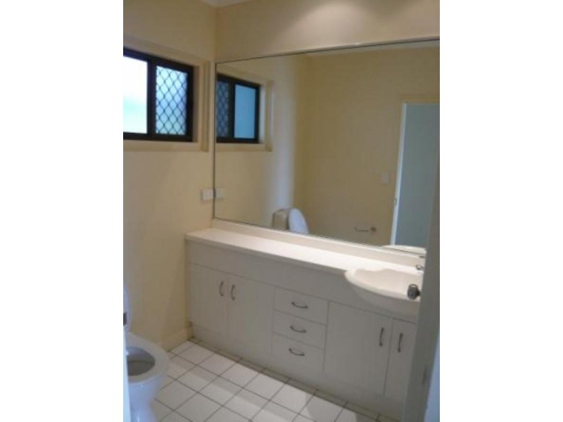 20 Hill Avenue, Burleigh Heads QLD 4220