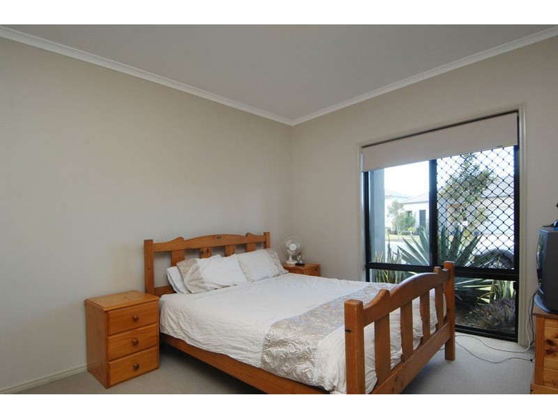 21 Campelles Avenue, Varsity Lakes QLD 4227