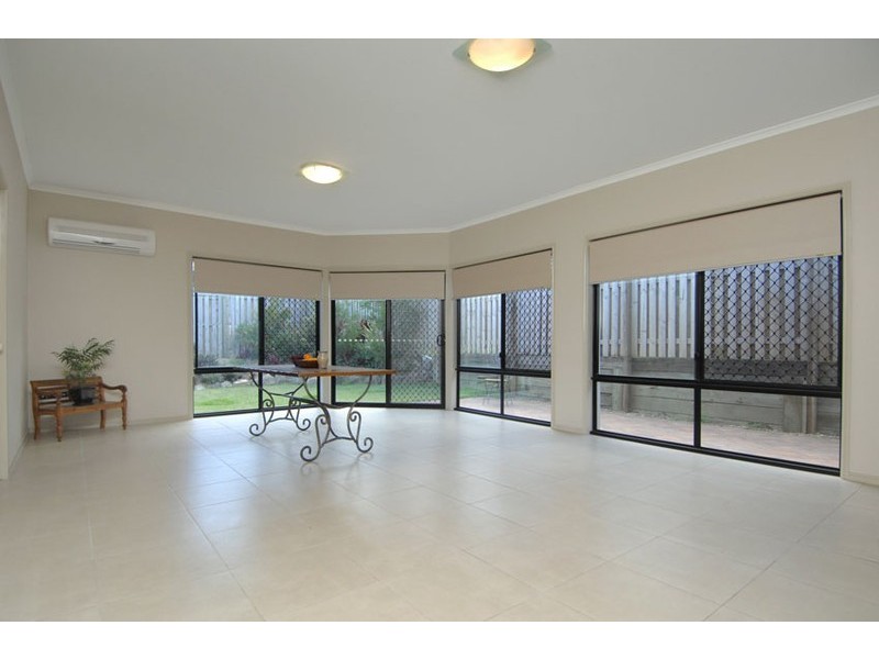 21 Campelles Avenue, Varsity Lakes QLD 4227