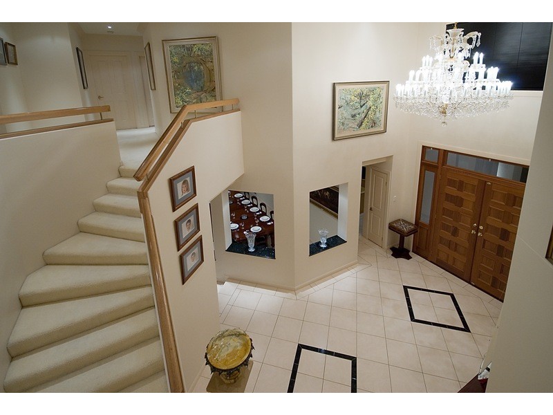 93 Bollard Circuit, Clear Island Waters QLD 4226