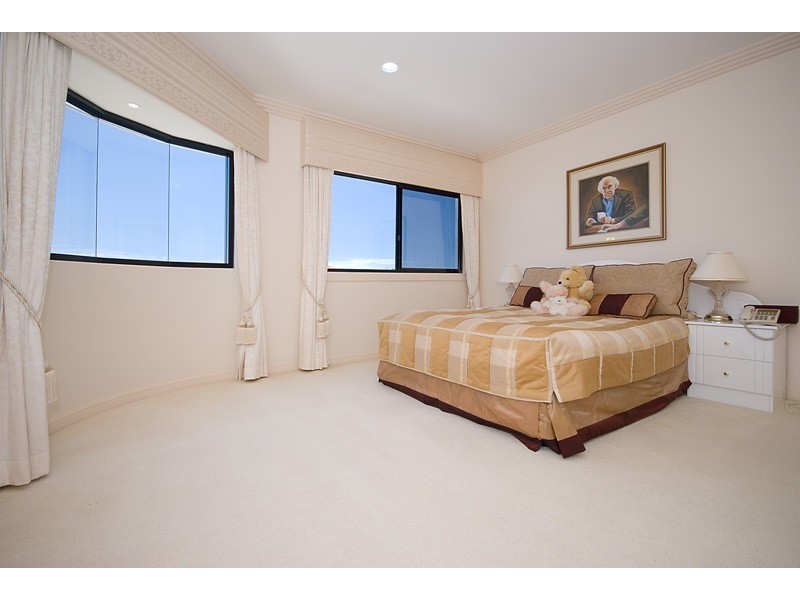 93 Bollard Circuit, Clear Island Waters QLD 4226