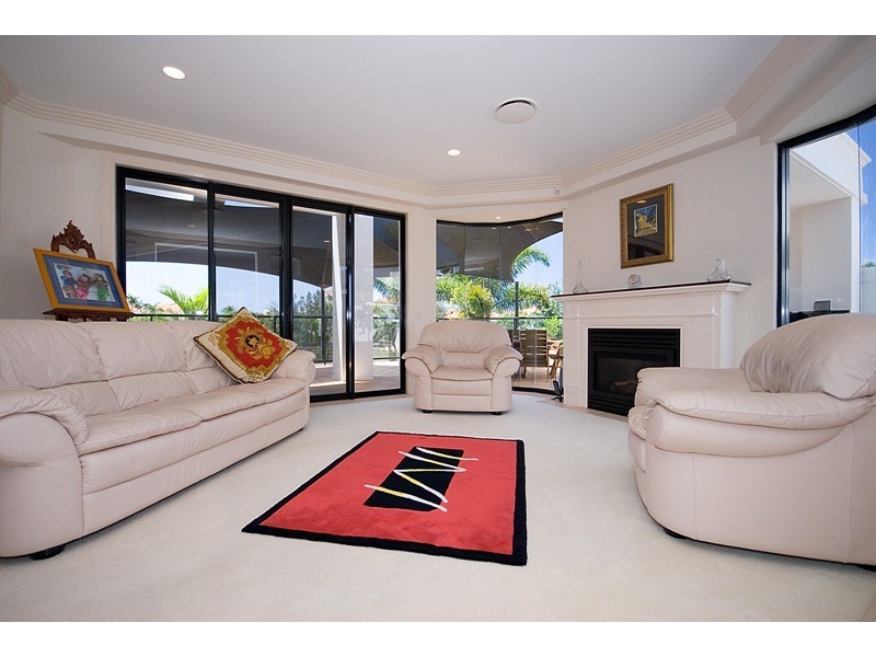 93 Bollard Circuit, Clear Island Waters QLD 4226