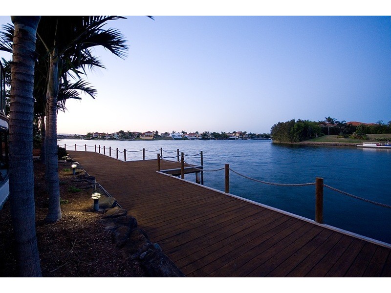 93 Bollard Circuit, Clear Island Waters QLD 4226