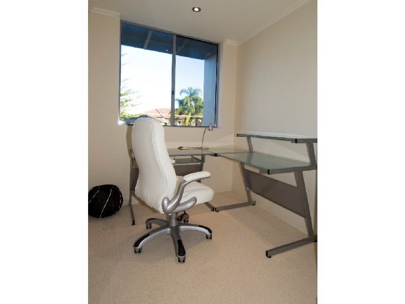 Apt 4 Eden on Sunset, 68 Sunset Boulevard, Surfers Paradise QLD 4217