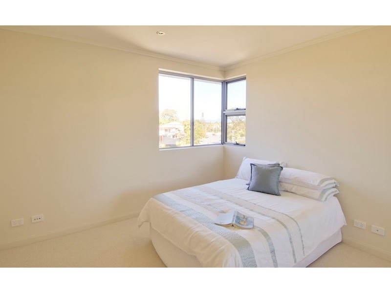 Apt 6 Eden on Sunset, 68 Sunset Boulevard, Surfers Paradise QLD 4217