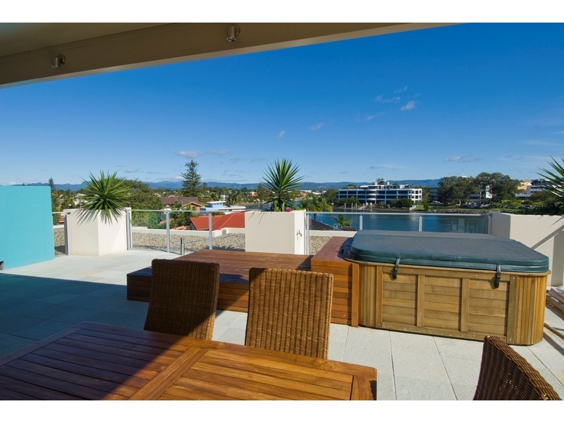 Apt 6 Eden on Sunset, 68 Sunset Boulevard, Surfers Paradise QLD 4217