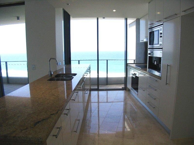 41/173 Old Burleigh Road, Broadbeach QLD 4218