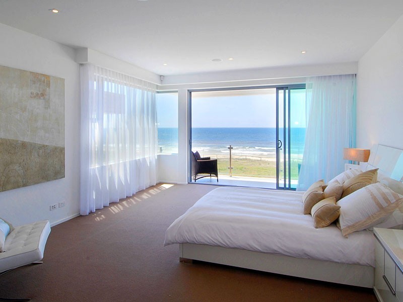 Villa 2, 161 Hedges Avenue, Mermaid Beach QLD 4218