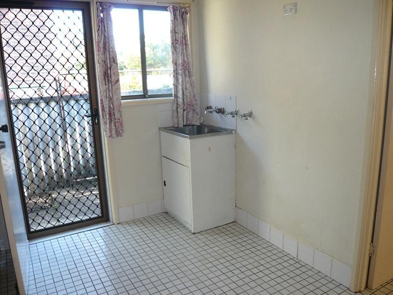 2/77 Mountainview Avenue, Miami QLD 4220