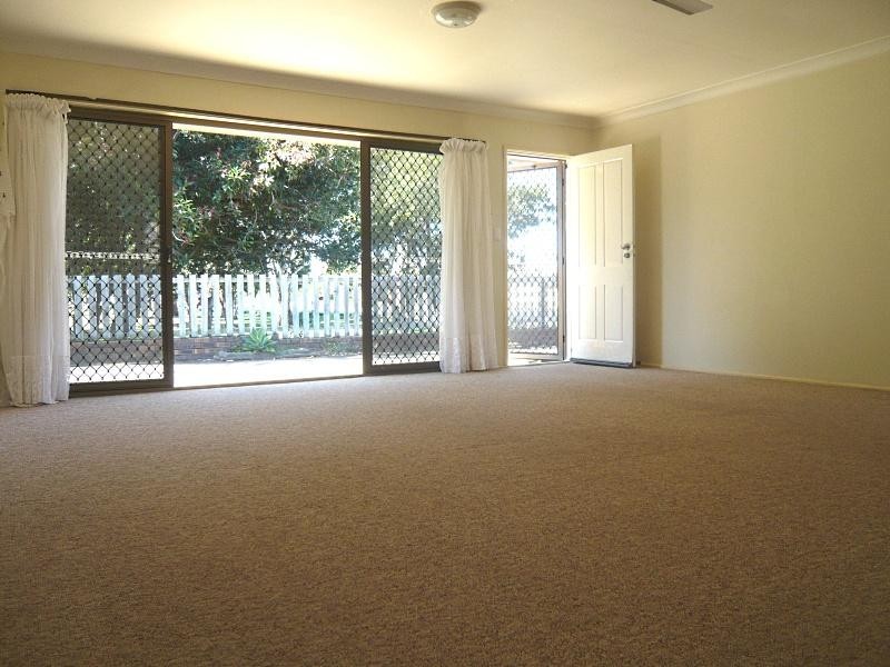 2/77 Mountainview Avenue, Miami QLD 4220