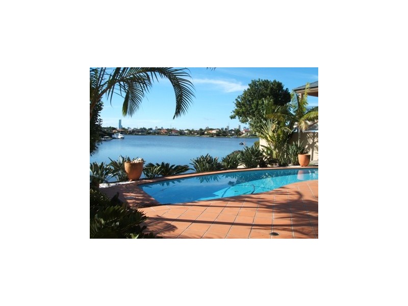 Clear Island Waters QLD 4226