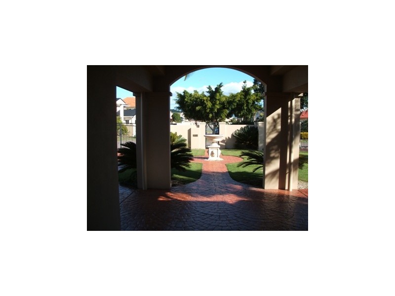 Clear Island Waters QLD 4226