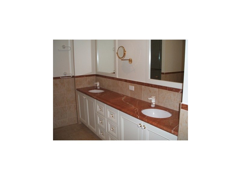 Clear Island Waters QLD 4226